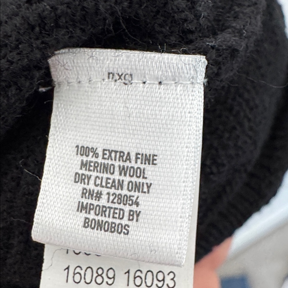 Bonobos Men's 100% Extra Fine Merino Wool Classic Black Sweater - Size S? - Picture 4 of 5